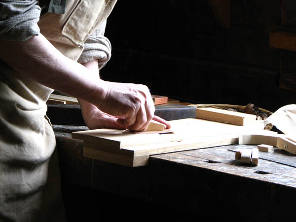Nuestra <strong>carpintería de madera en  Estremera</strong> es una empresa de <strong>herencia familiar</strong>, por lo que  contamos con gran <strong>experiencia </strong>en la profesión.